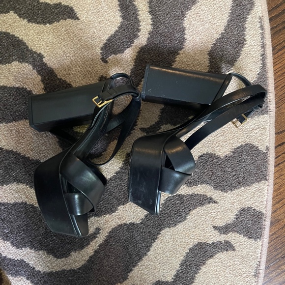 YSL LEATHER PLATFROM SANDALS SIZE 37 - Picture 7 of 10